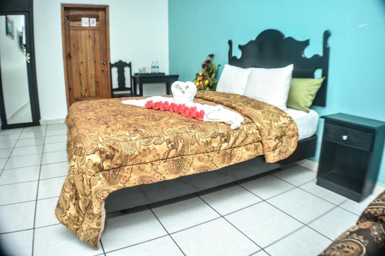 Uw Oasis Hotel La Ceiba Luaran gambar